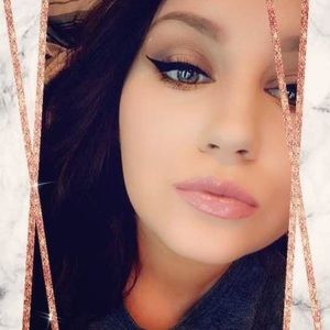 Meet your Posher, Felicia